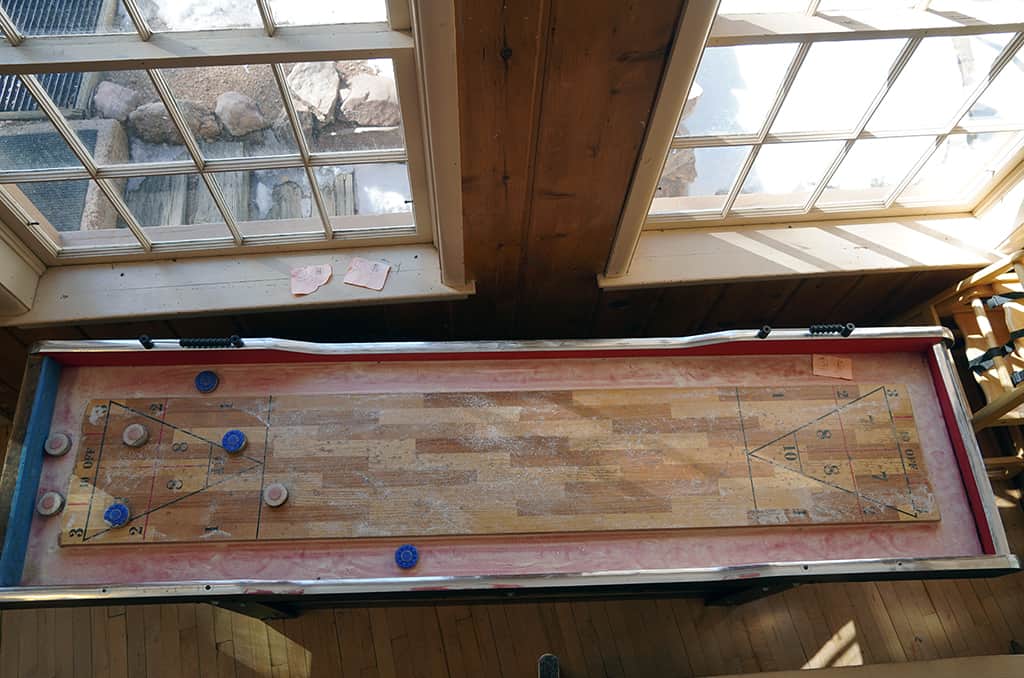 Shuffle-Board-Table